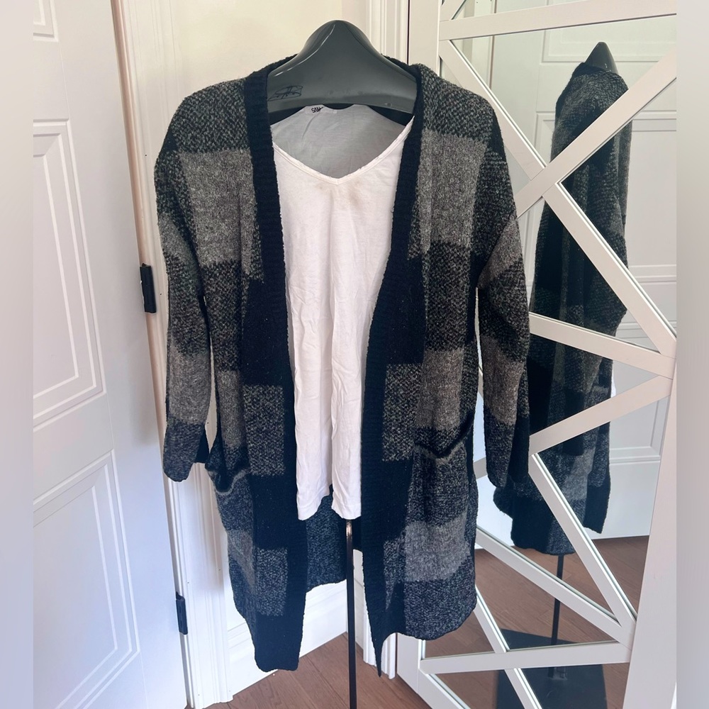 Women’s Long Black and Gray Buffalo Check Duster by Do + Be, Size S